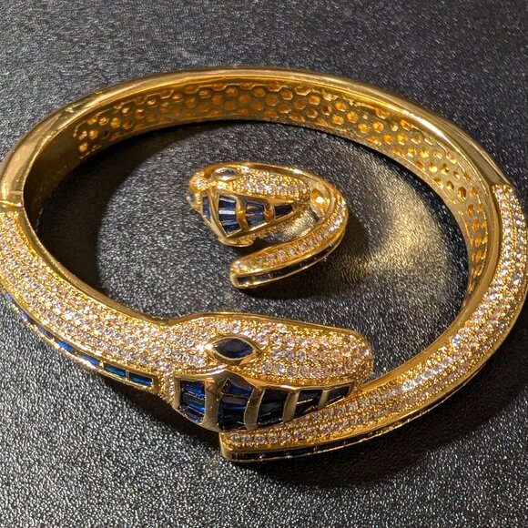 🐍✨ **Unbelievably Beautiful Snake Bracelet & Ring Set!** ✨💍 - Picture 1 of 16